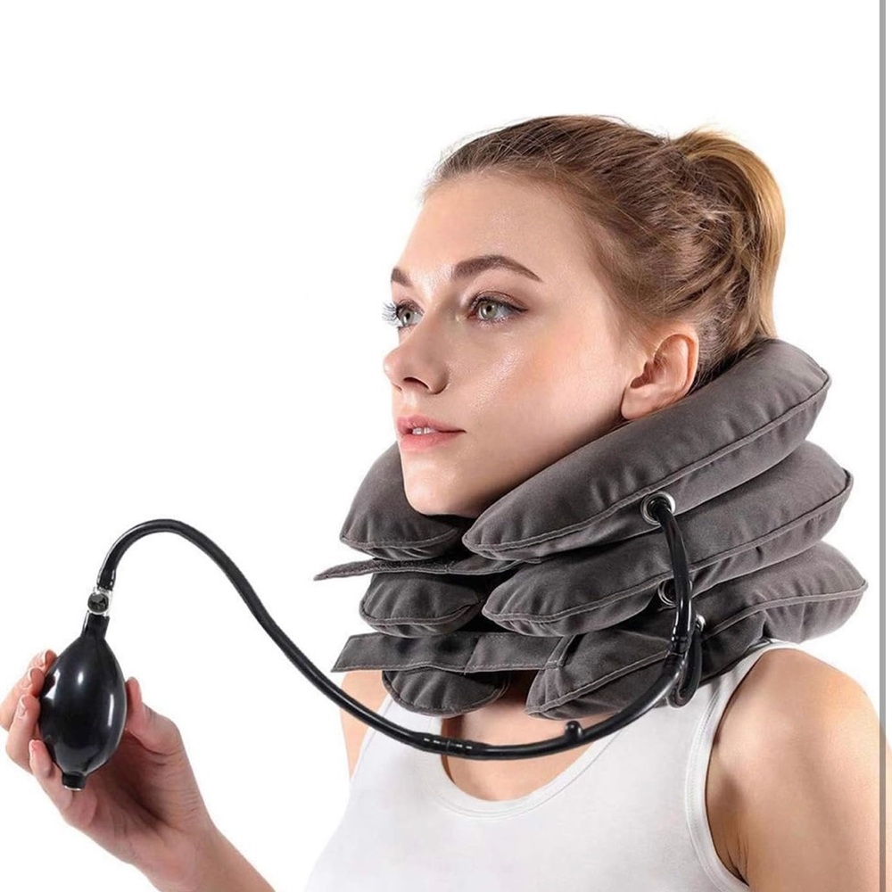 Neck traction device